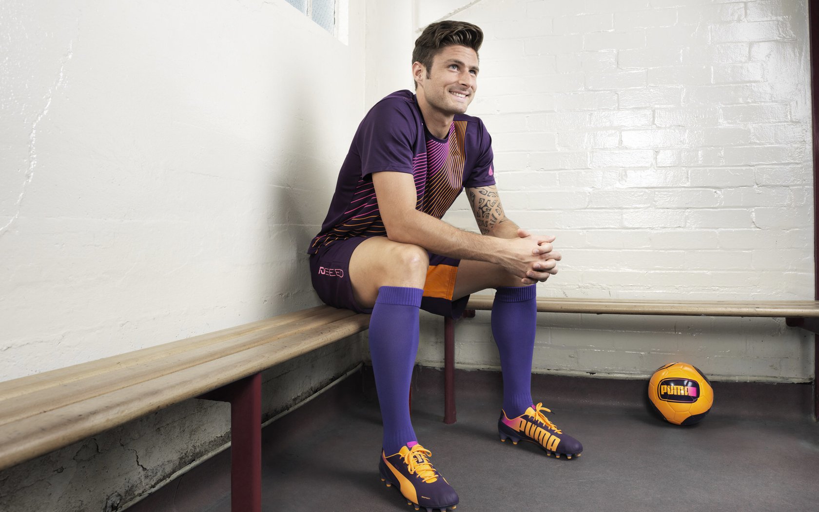 《《英雄联盟》迎来年度大版本更新，新增英雄“曜”全揭密》，英雄联盟新版本介绍