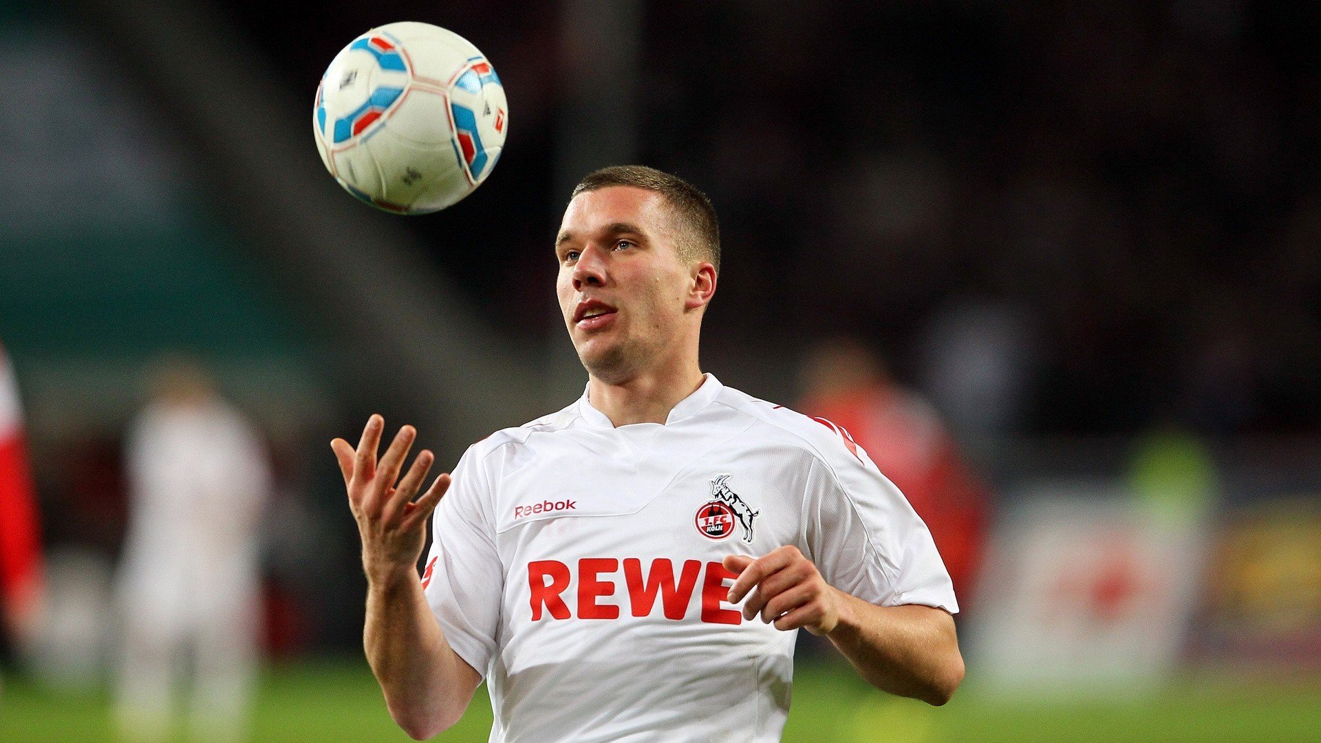 布莱顿客场逼平水晶宫，英超保级形势稍显缓和，布莱顿对阵水晶宫